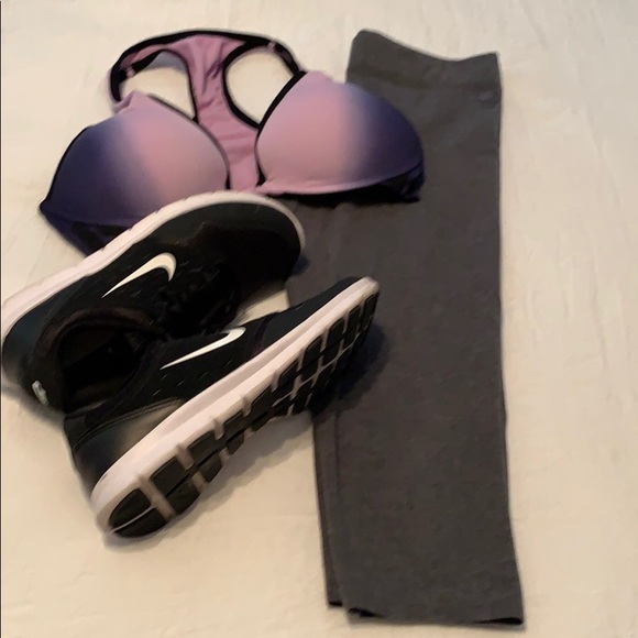 PINK Victoria's Secret Pants - Pink Victoria Secret Cropped Leggings